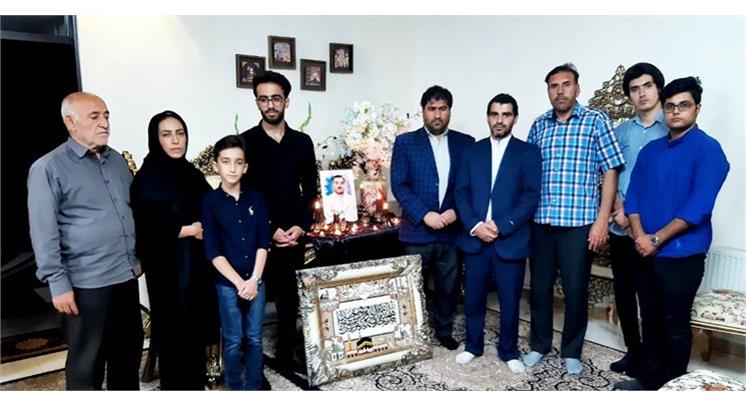 دیدار خبرنگاران ورزشی کرمانشاه با خانواده شهید مدافع سلامت