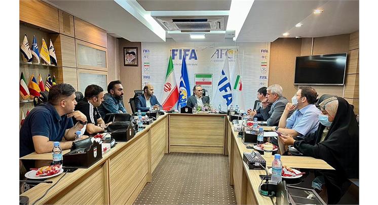 نشست سرپرست فدراسیون فوتبال با اعضای هیات رئیسه انجمن ورزشی نویسان ایران