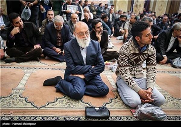 مهدی چمران رئیس شورای شهر تهران در مراسم ترحیم میلاد حجت‌الاسلامی و حسین جوادی
