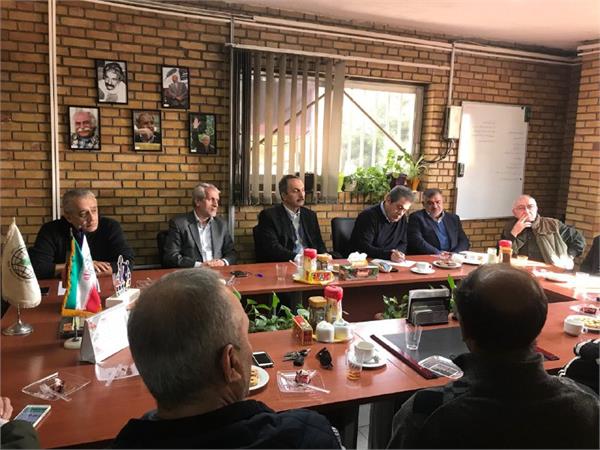 نشست کمیته پیشکسوتان انجمن ورزشی نویسان ایران