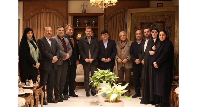 رئیس انجمن نویسندگان،خبرنگاران و عکاسان ورزشی با تقدیر از حمایت‌های استاندار اصفهان گفت: همراهی مستمر مدیریت استان با مجموعه ورزشی و رسانه‌ای، انگیزه مضاعفی برای فعالیت حرفه‌ای خبرنگاران و عکاسان ایجا