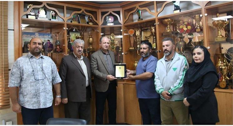 دیدار اعضای هیأت‌مدیره انجمن ورزشی‌نویسان با مدیرکل ورزش و جوانان کردستان <b> تجلیل اصحاب رسانه از تلاش‌های فرزاد خاکی